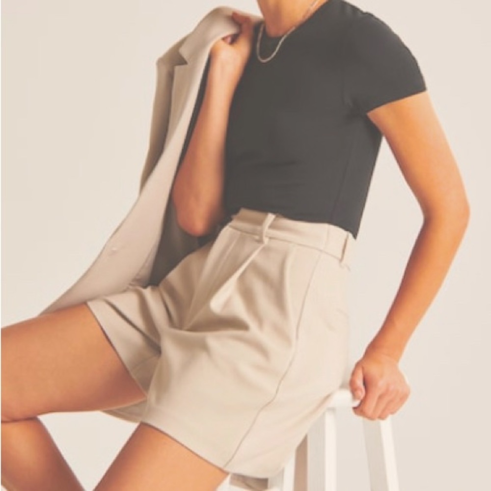 Abercrombie & Fitch Trouser Shorts in LIGHT BLUE